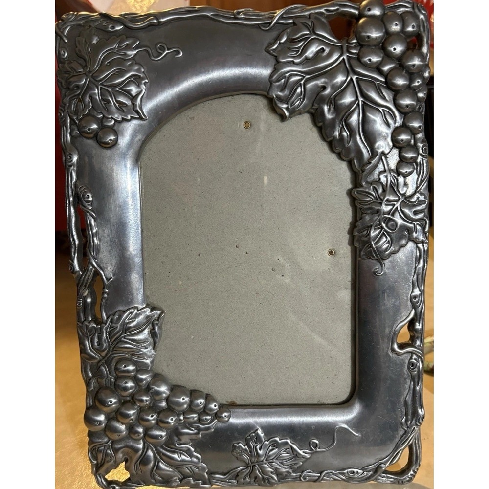 Vintage Arthur Court Grape Cluster Picture Frame Silver Tone 2001 8x10, 4x6-Pic